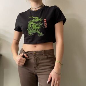 Dragon cropped tee